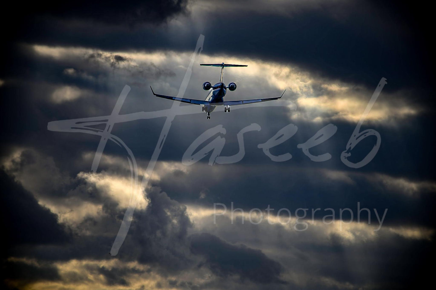 Sky Meets Earth: Airplanes & Stunning Landscapes